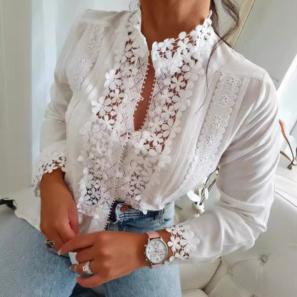 Elegante geborduurde blouse met bloemenkanten